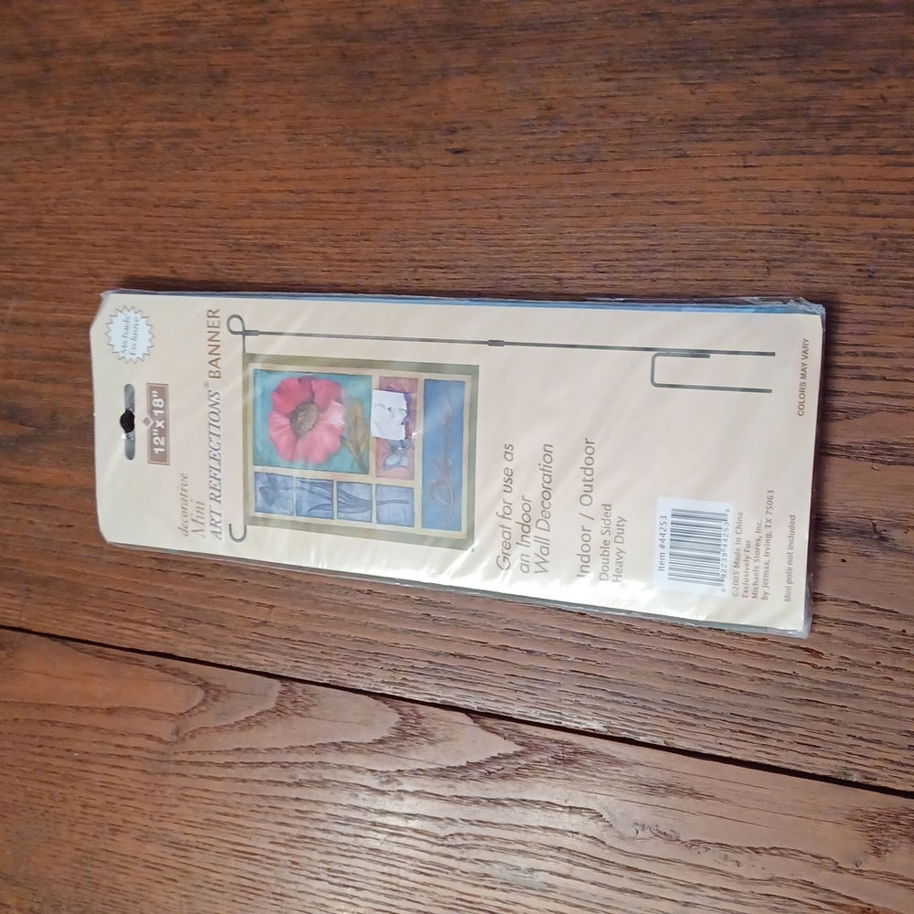 NWT  Michaels mini garden flag